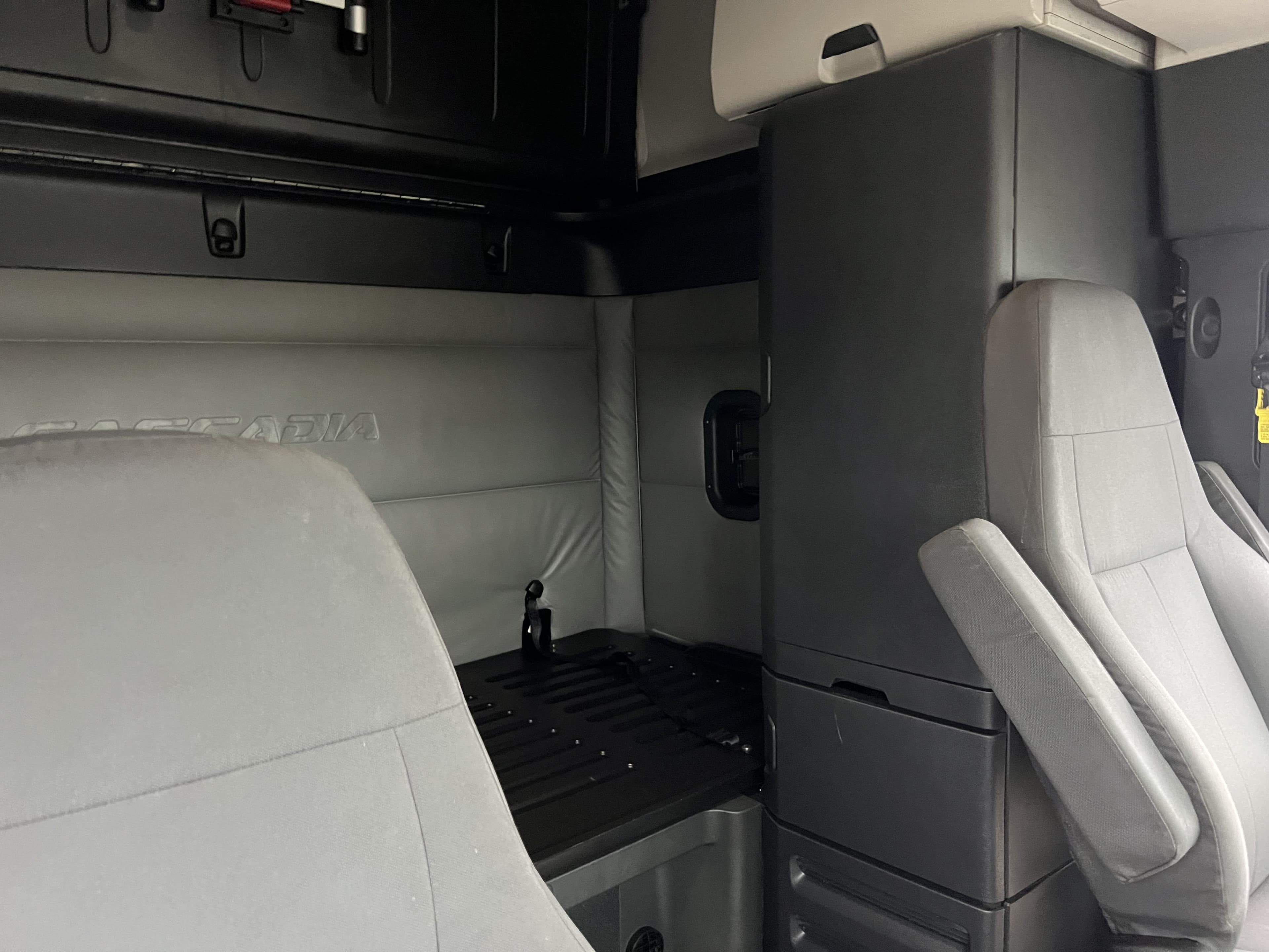 2022 Freightliner Cascadia 126 image 9