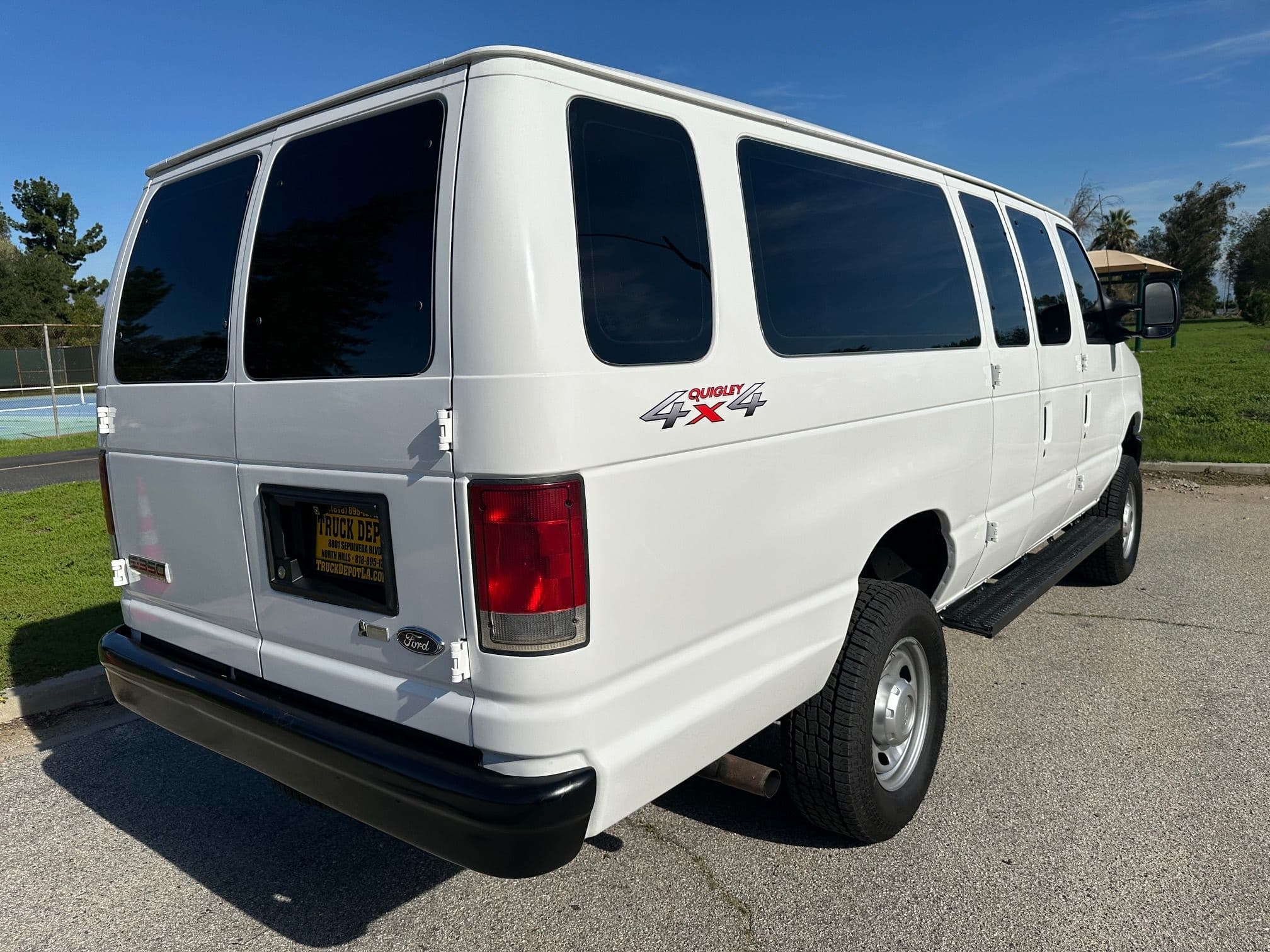 2013 FORD E350 SD 4x4 Passenger Van 13477 image 11