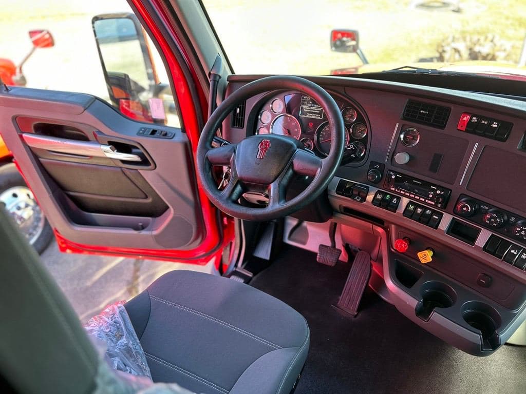 2021 Kenworth T680 STK#612593 image 13