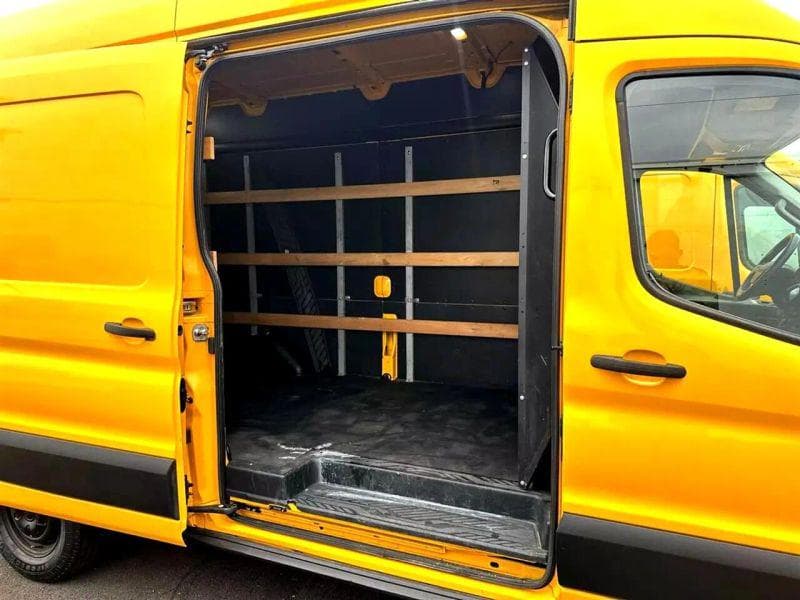 2020 Ford CF8000 image 10