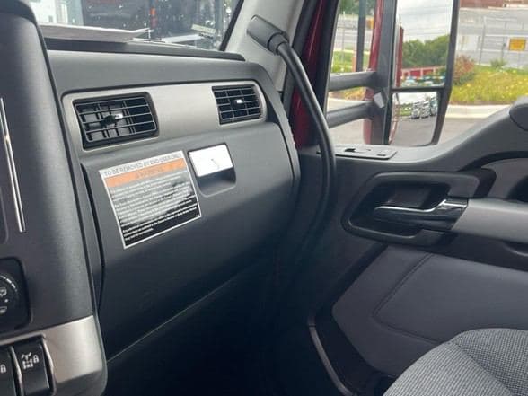 2025 Kenworth T880 image 21