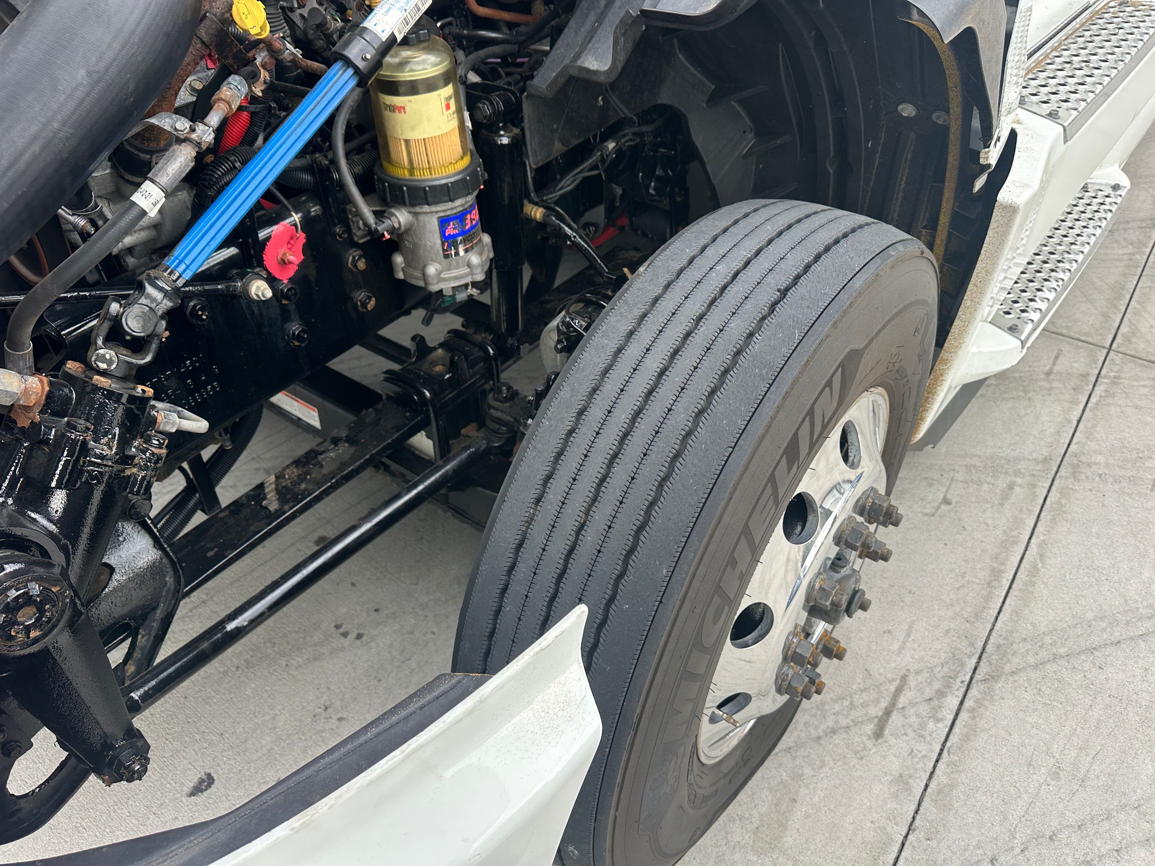 2022 International LT image 22