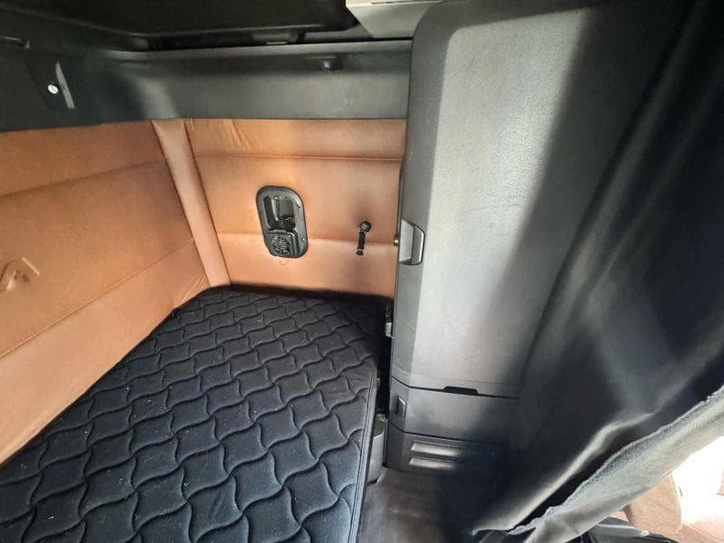 2019 Freightliner Cascadia image 35