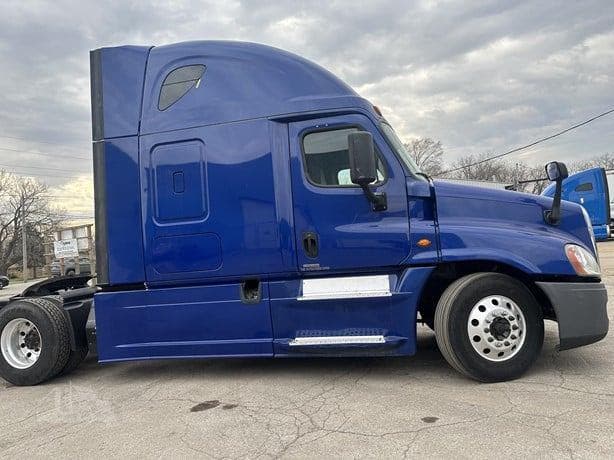 2018 Freightliner Cascadia image 13
