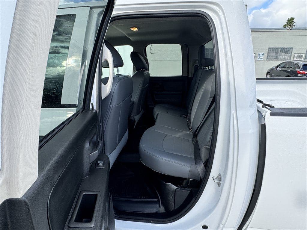 2020 Ram 1500 DS image 38
