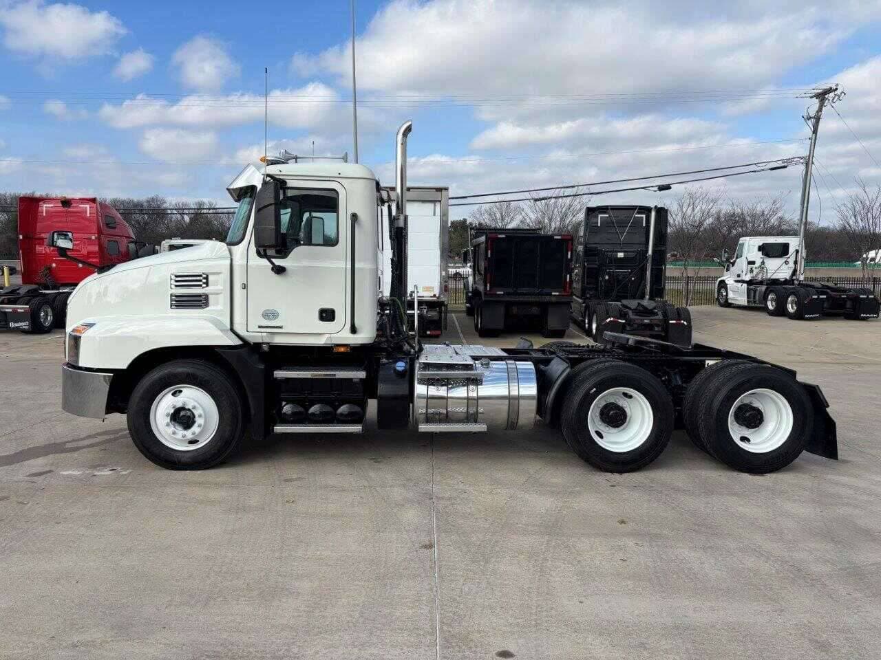 Used 2020 MACK ANTHEM Conventional - Day Cab in Fort Worth, TX image 7