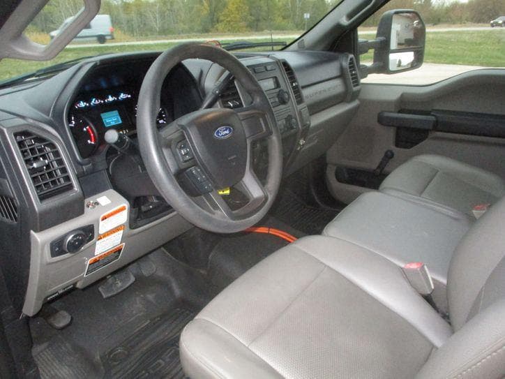 2017 Ford F-550 BUCKET TRUCK 92K MILES image 12