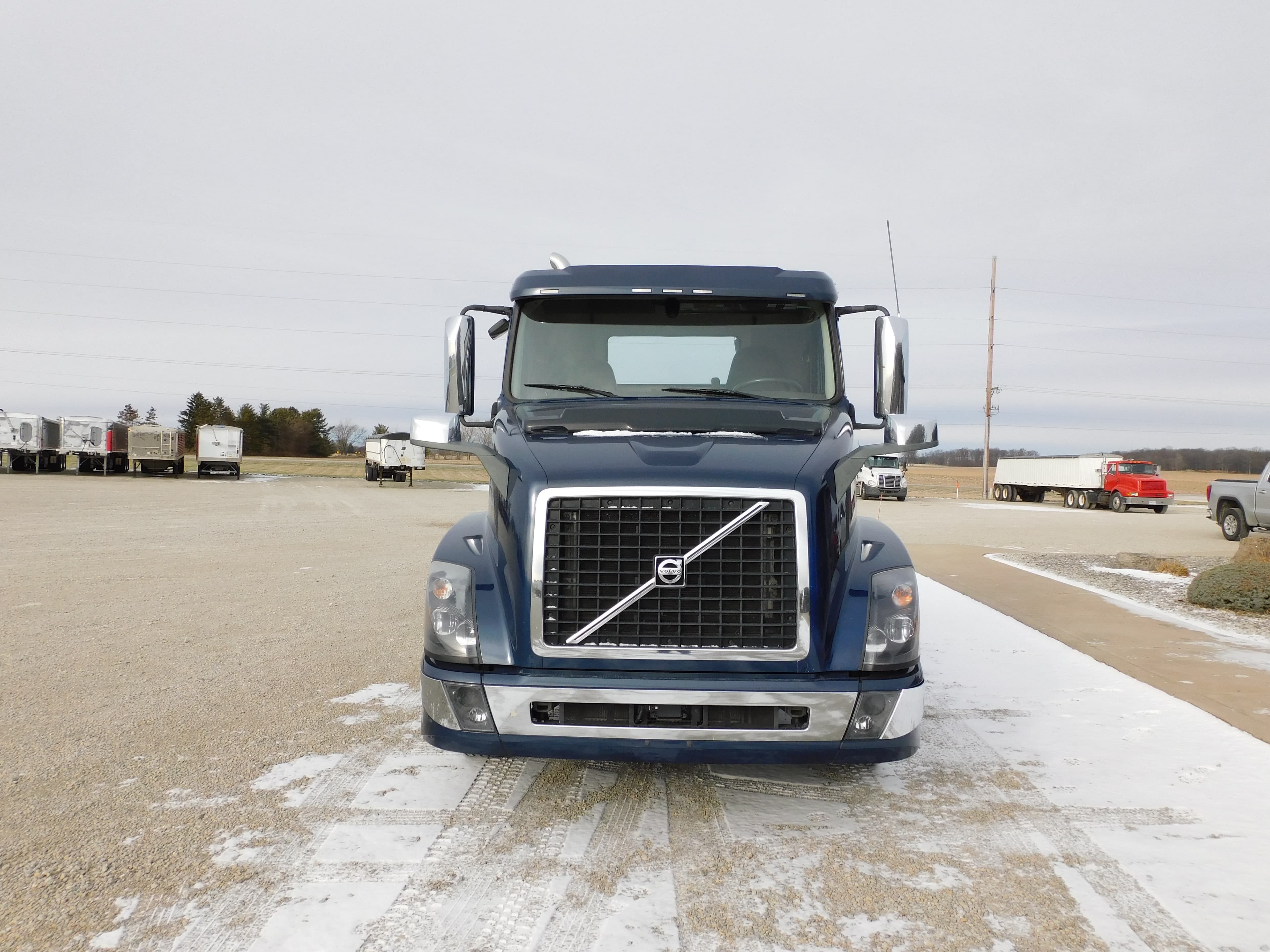 2018 Volvo VNL670 image 3