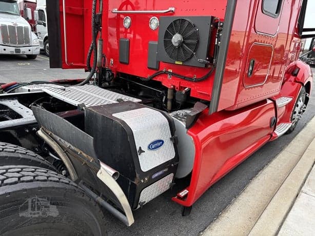 2021 Kenworth T680 image 9