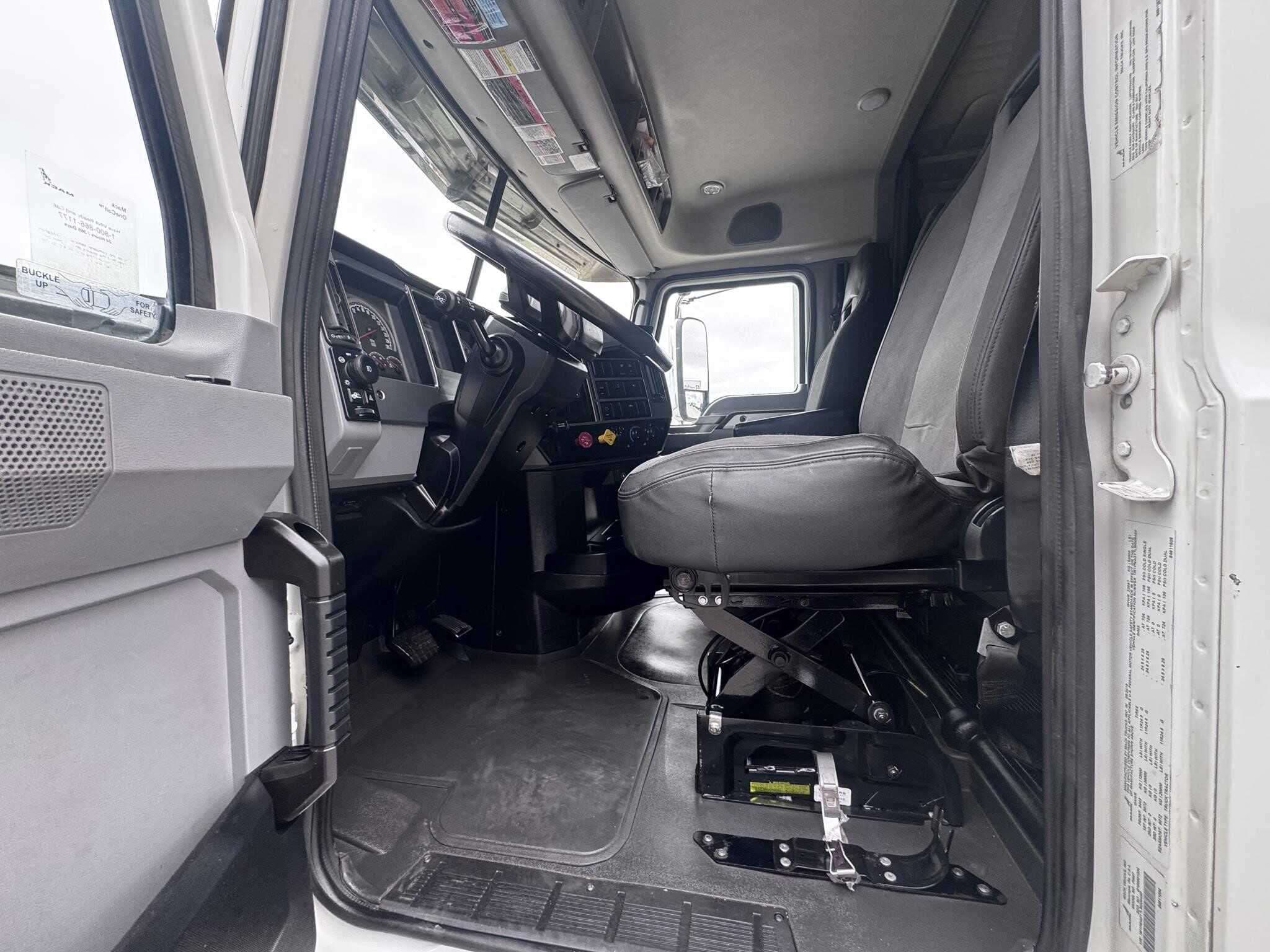 2020 Mack CXU613 Pinnacle image 7