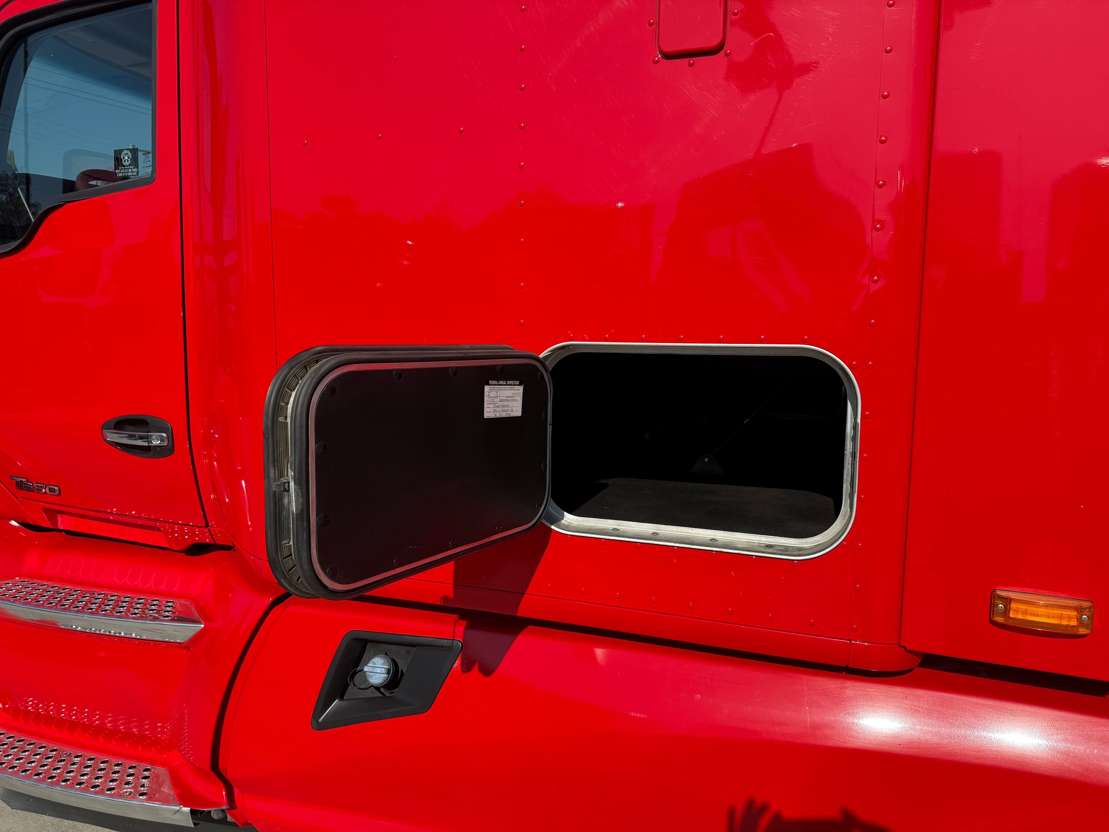 2020 Kenworth T680 image 12