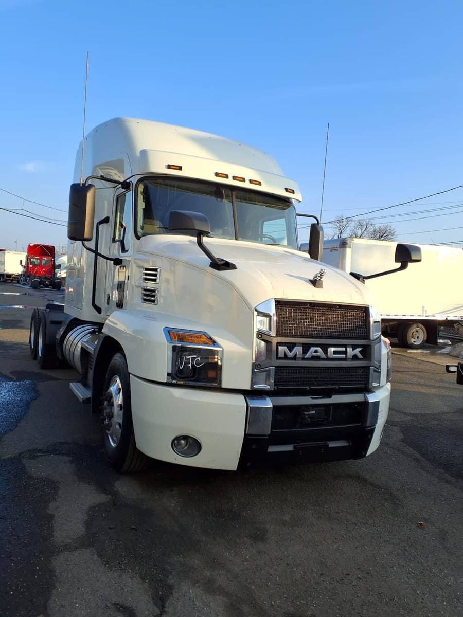 2020 Mack Anthem 64T Sleeper Semi Truck - 72" Condo Sleeper, 445HP, 12 Speed Automatic image 3