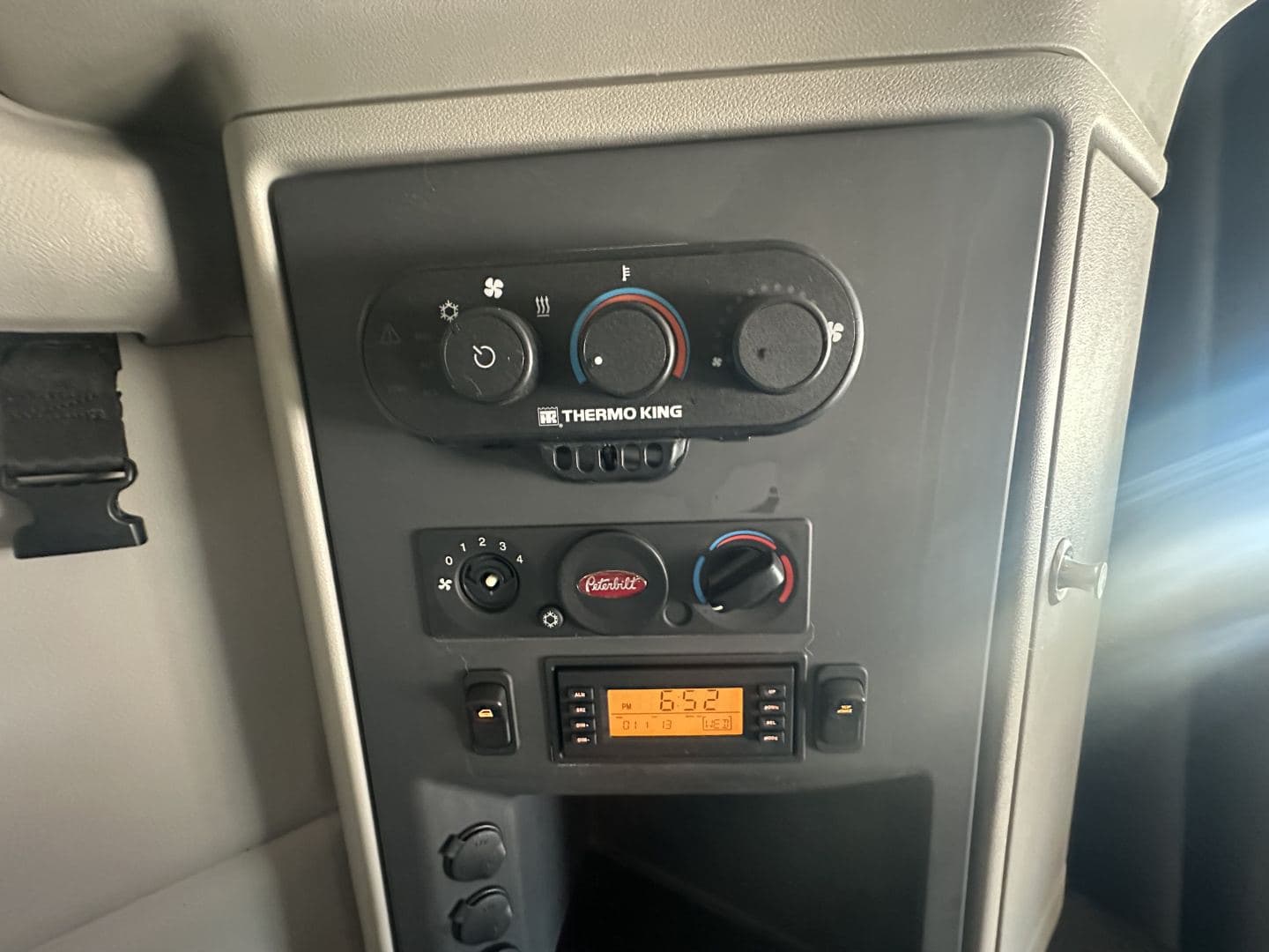 2023 Peterbilt 579 image 15