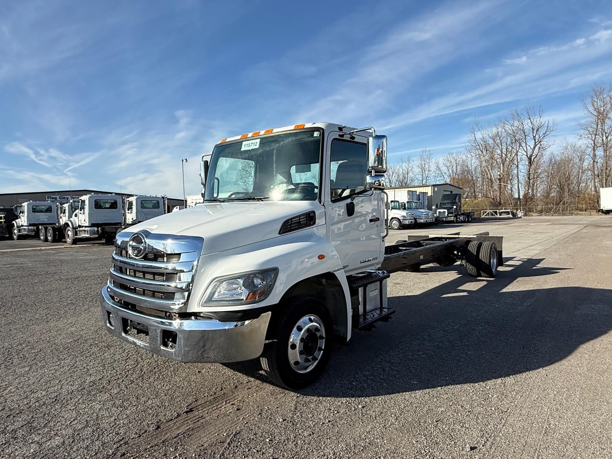 2020 HINO 268 115712 image 1