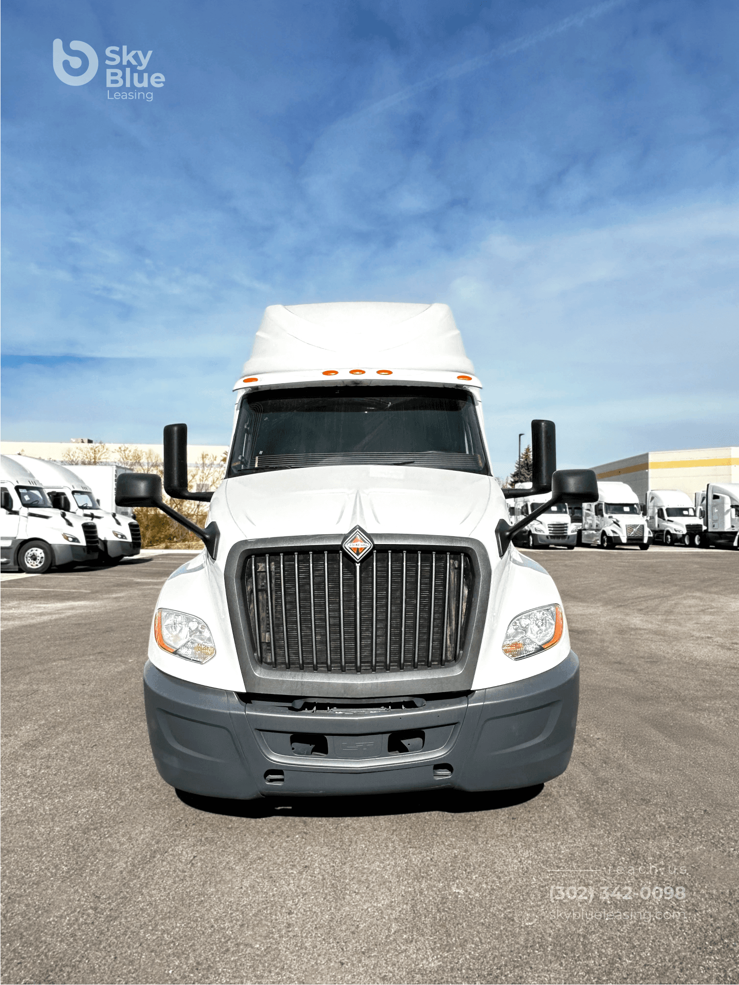 2022 International LT625 image 2