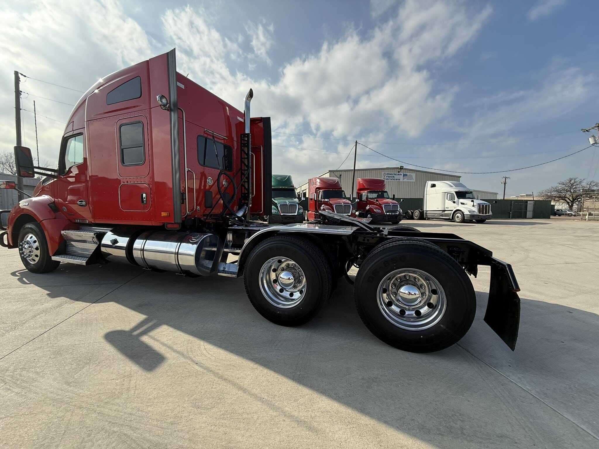 2022 Kenworth T880 image 4