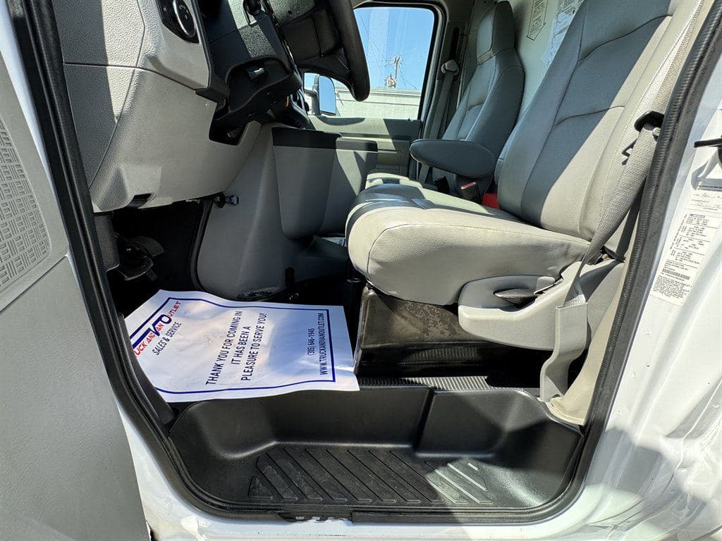 2022 Ford Commercial Vans image 46