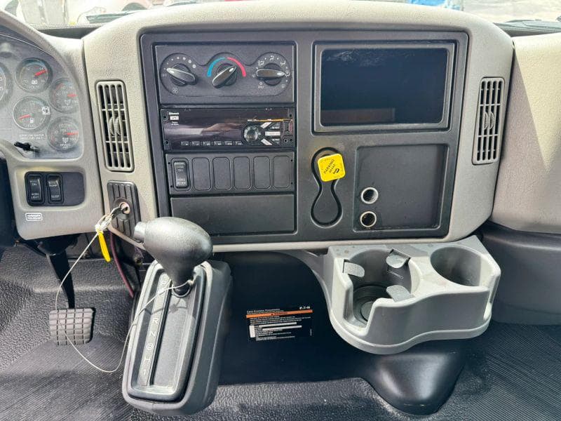 2019 International 4300 image 18