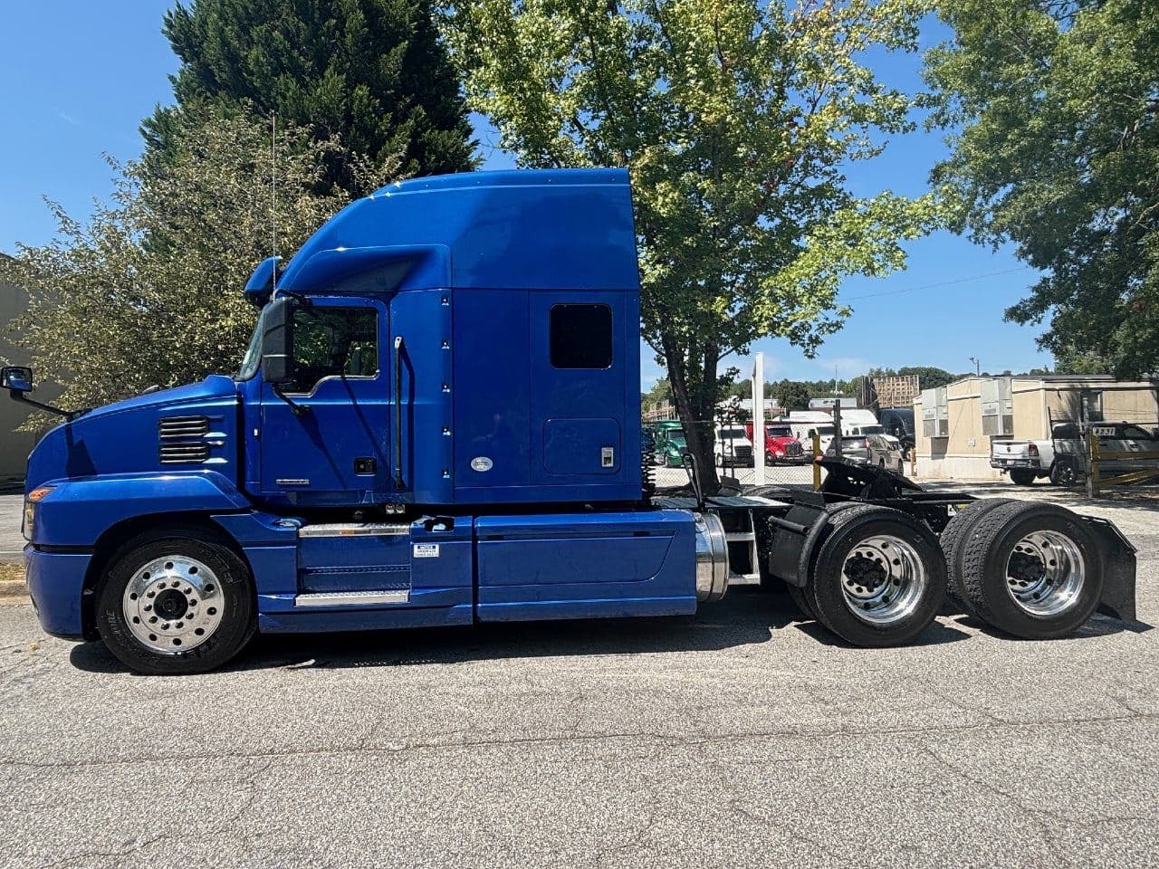 2019 Mack Anthem image 6