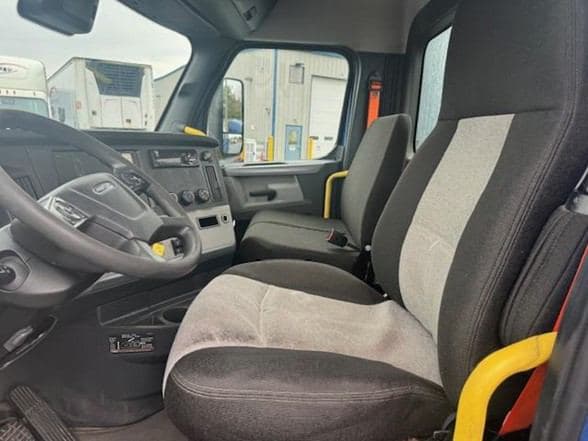 2021 FREIGHTLINER CASCADIA 116 TNF211169 Web image 7