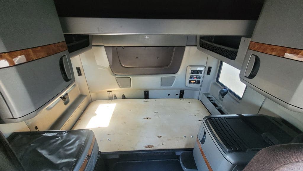 Used 2021 INTERNATIONAL LT625 image 20