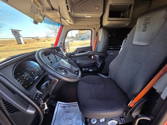 2023 Kenworth T680 image 20