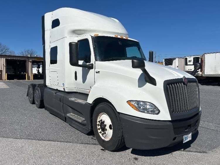 2023 International LT62F image 1