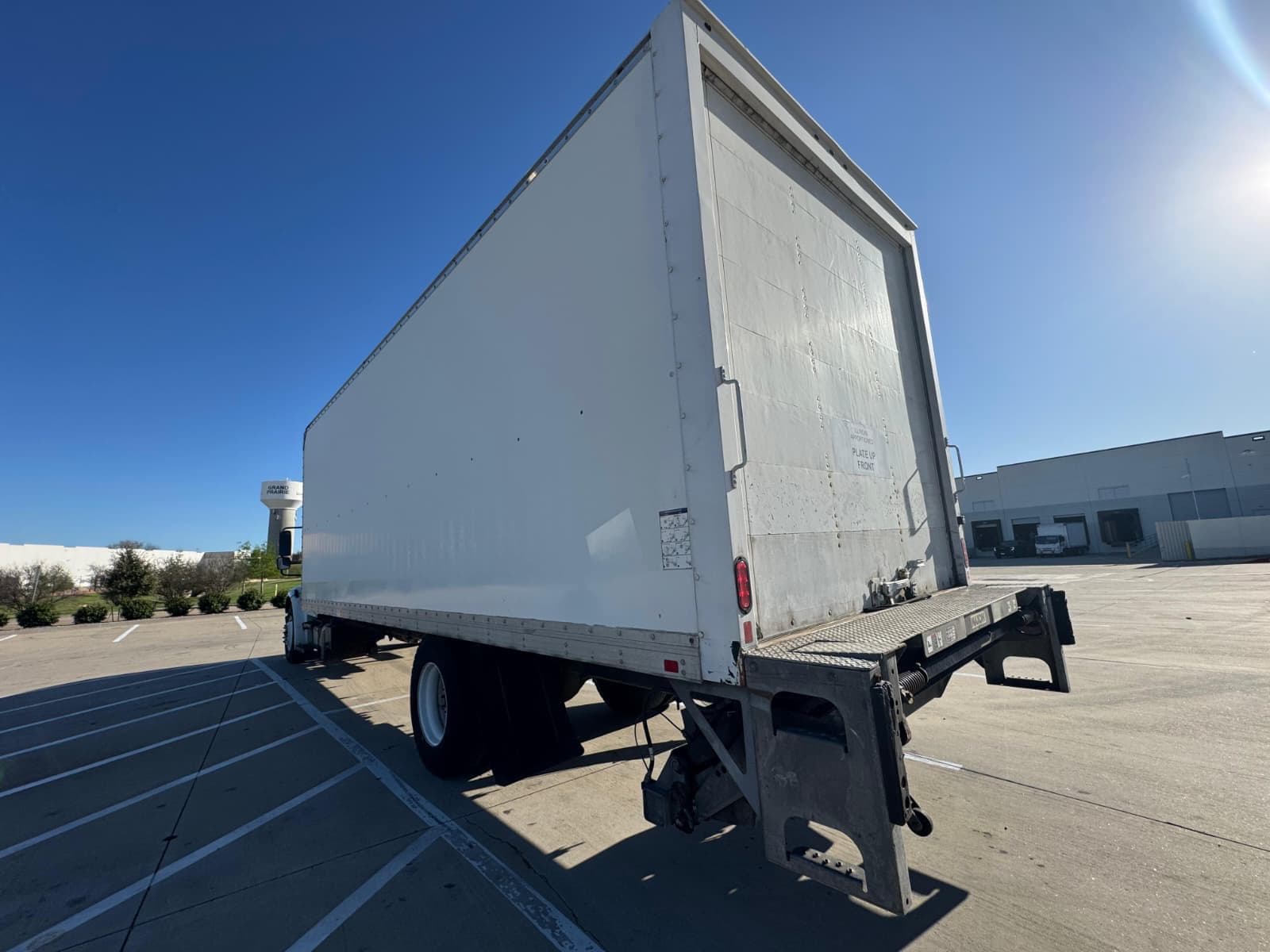 2022 Freightliner M2 image 2