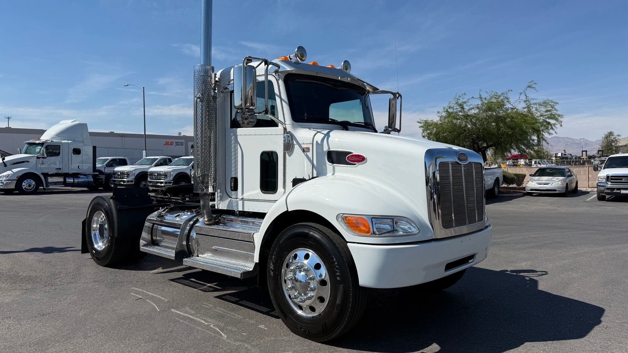 2019 Peterbilt 337 image 4