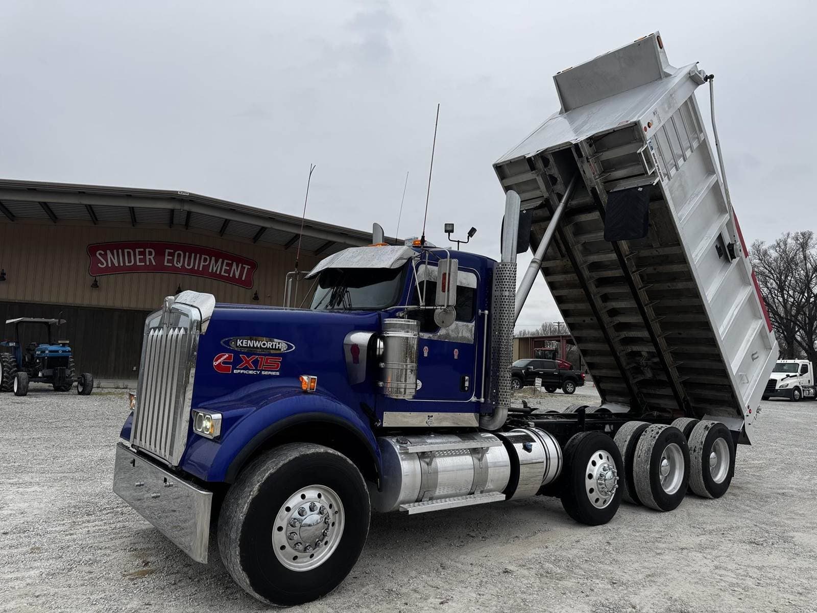 2022 Kenworth W9 Series image 8