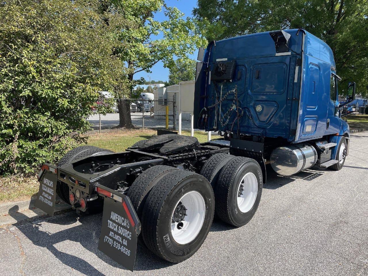 2020 Freightliner Cascadia 126 image 3
