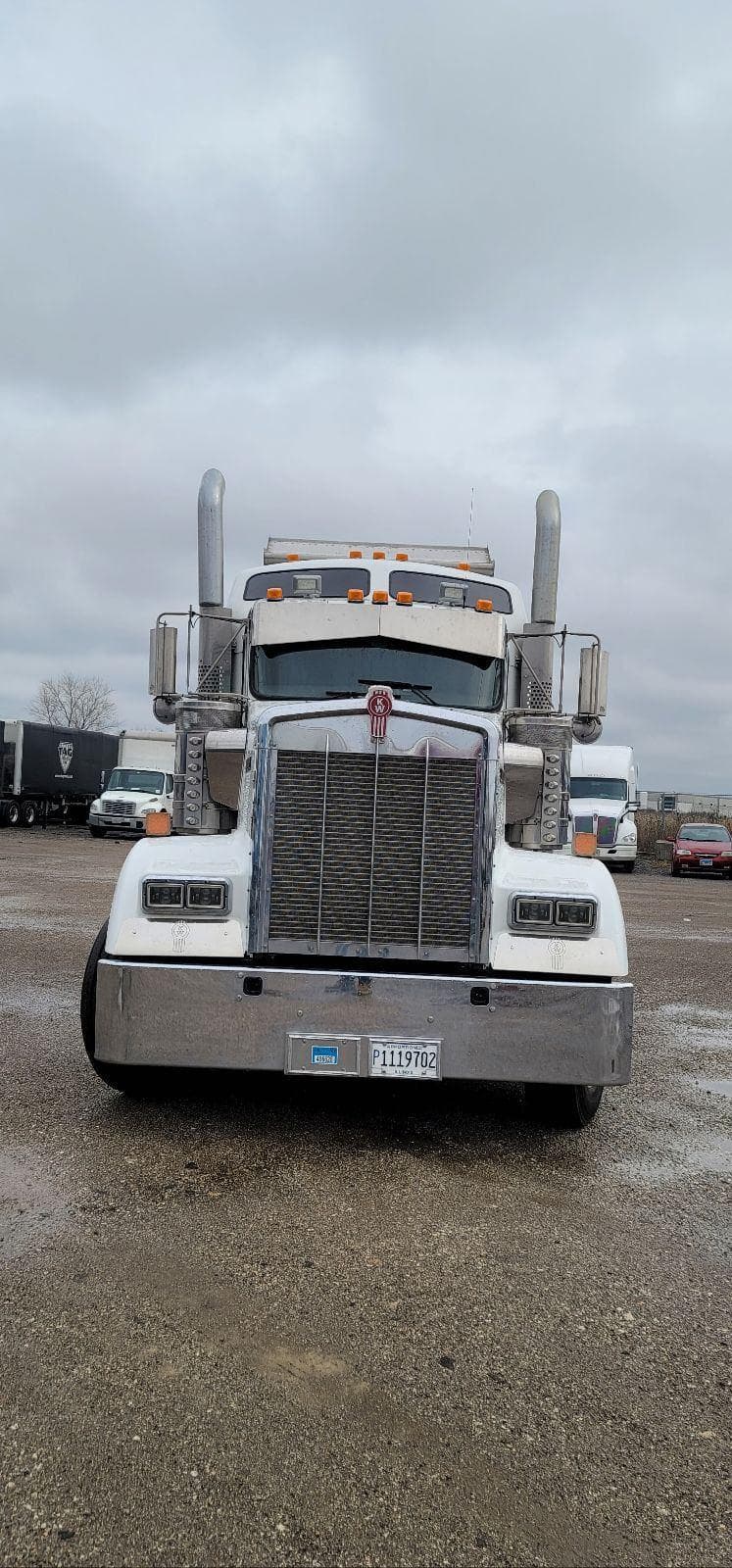 2019 Kenworth W9 Series image 3