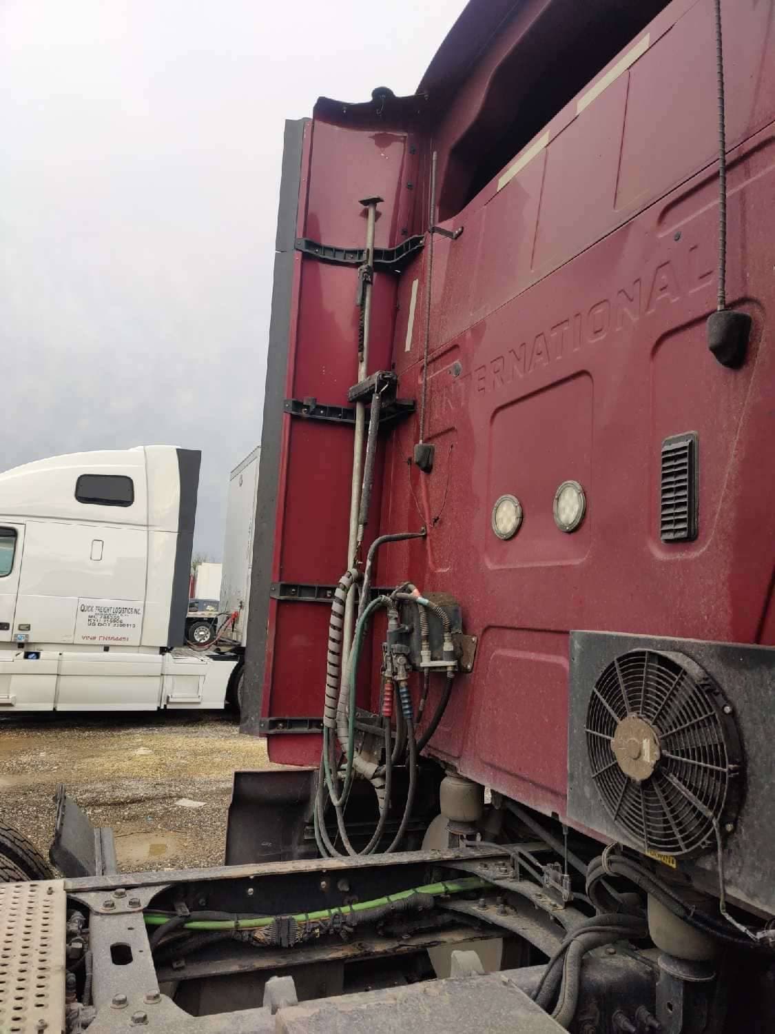 2019 International LT625 image 3