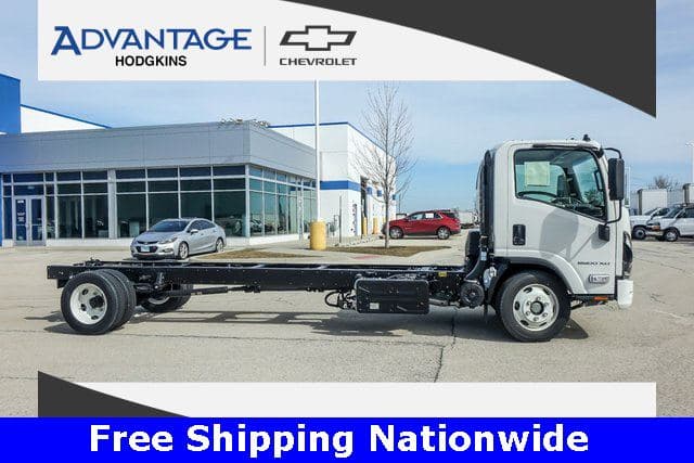 2025 Chevrolet 5500 XD LCF Diesel Base image 2