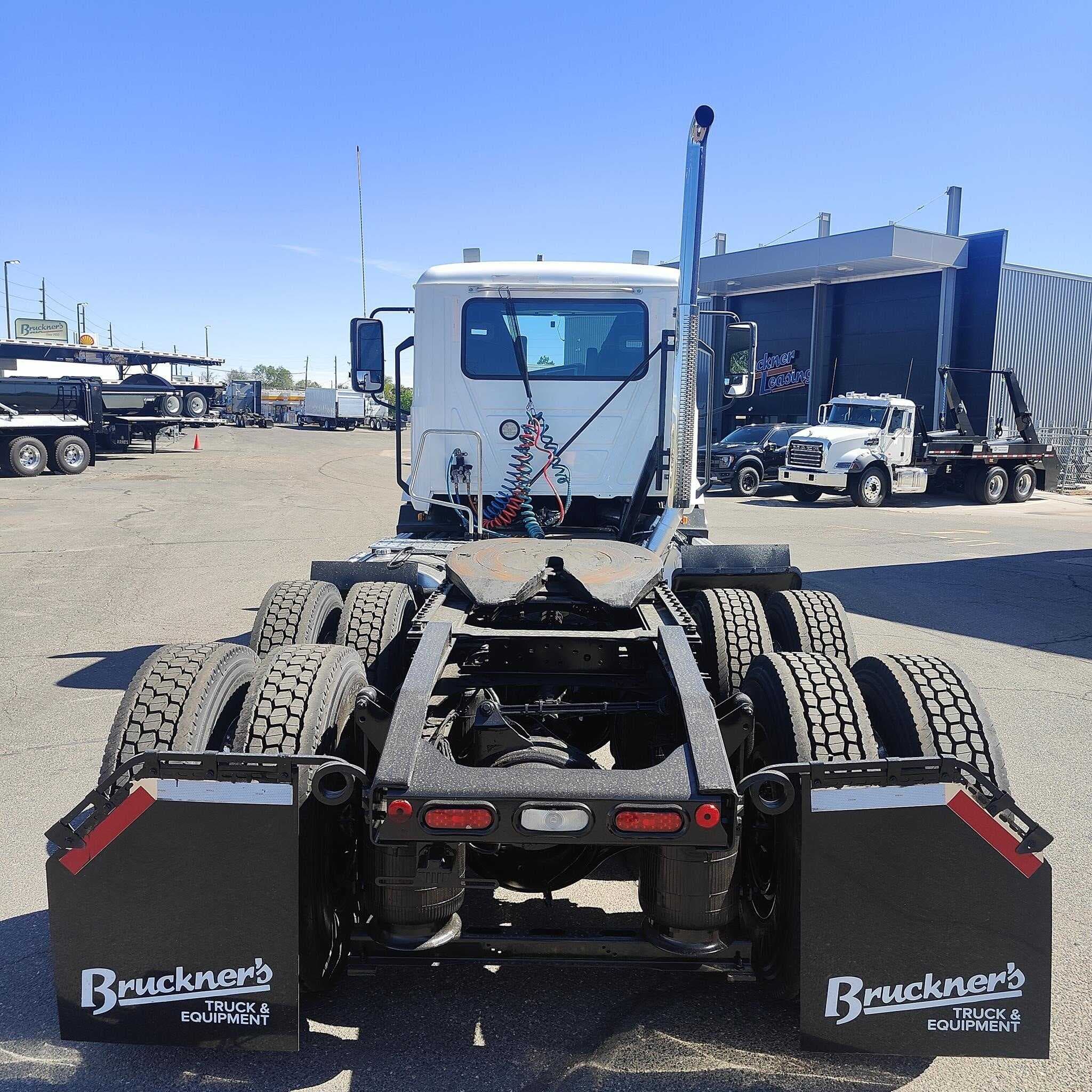 Used 2022 MACK ANTHEM Conventional - Day Cab image 4