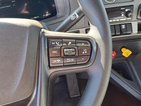 2025 Kenworth T880 image 25