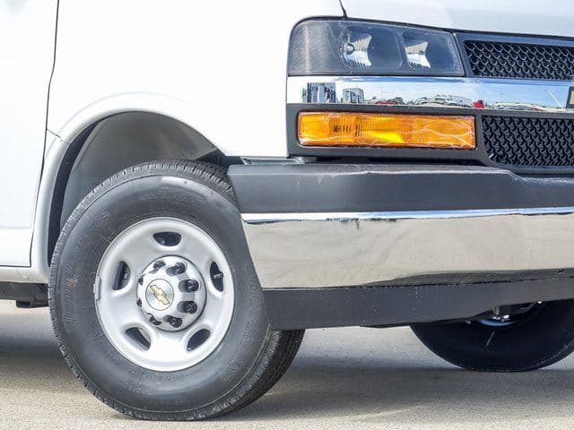 2025 Chevrolet Express 2500 Work Van Cargo image 4