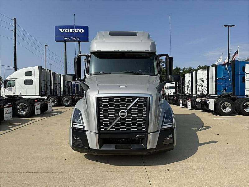 2024 Volvo VNL760 image 2