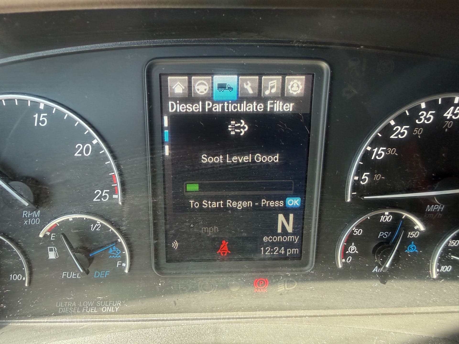 2022 Freightliner Cascadia 126 image 14