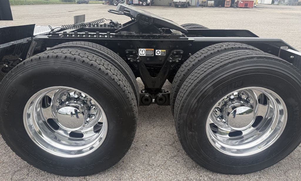 Used 2023 KENWORTH W900L image 11