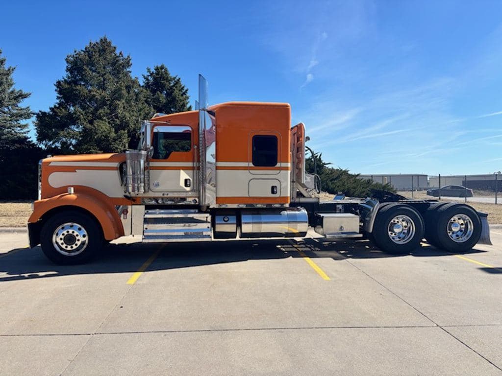 Used 2019 KENWORTH W900L image 8