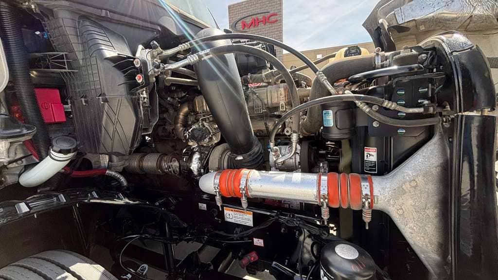 Used 2024 FREIGHTLINER PT126064ST image 6