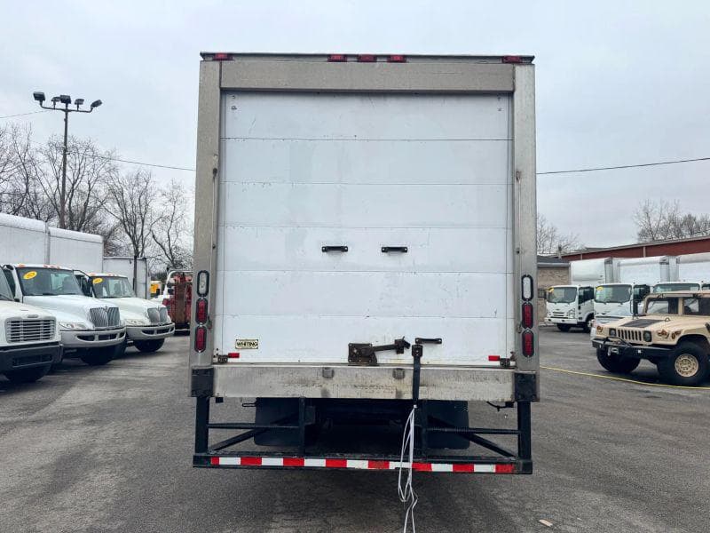 2018 Isuzu NQR image 7