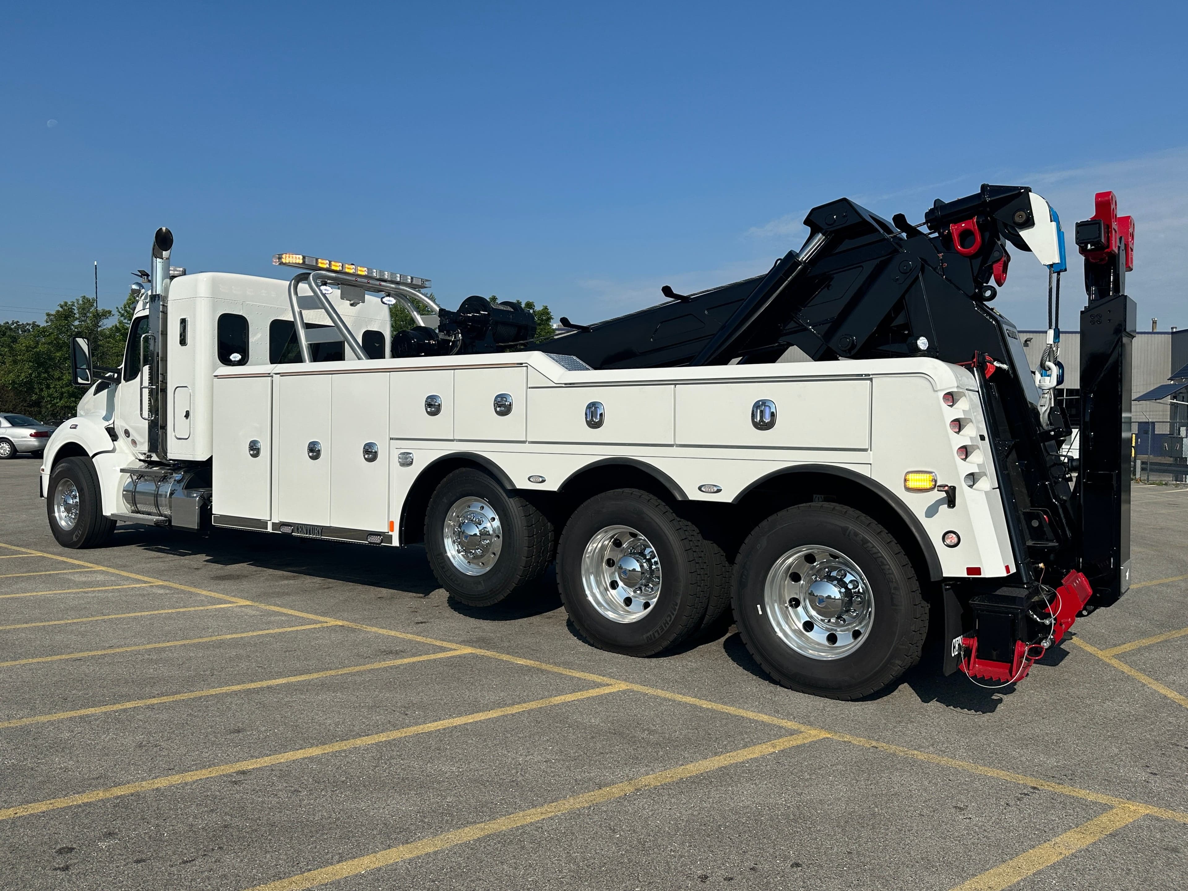 2025 Kenworth T880 WITH A CENTURY 9055XL image 3