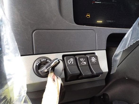 2025 Kenworth T880 image 13