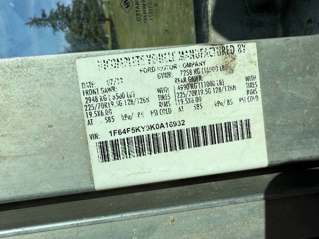 2019 Ford Stripped Chassis image 14