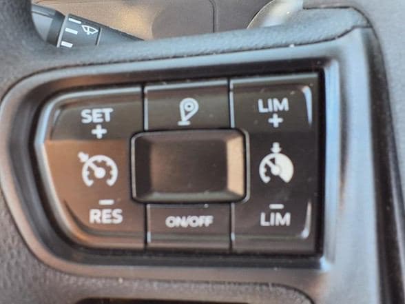 2025 Kenworth T880 image 27