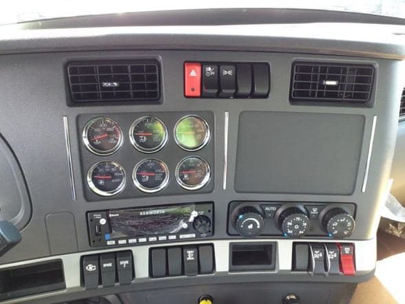 2026 Kenworth T880 image 13