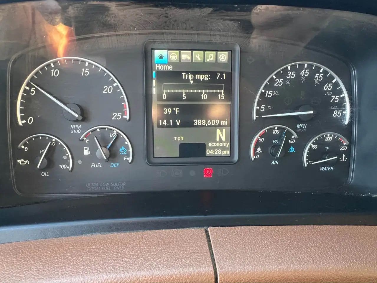 2023 Freightliner Cascadia 126 image 12