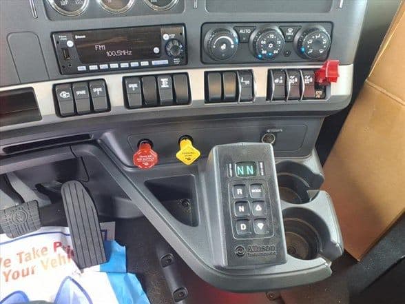 2026 Kenworth T880 image 18